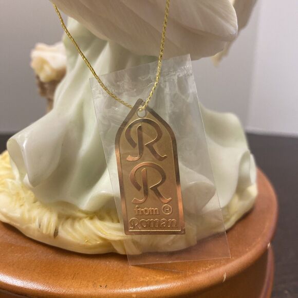 Seraphim Classics Francesca "Loving Guardian" Angel Music Box Figurine 1993 - Picture 10 of 11